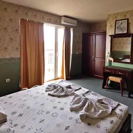 Twins Palace 3* St Constantin et Helena