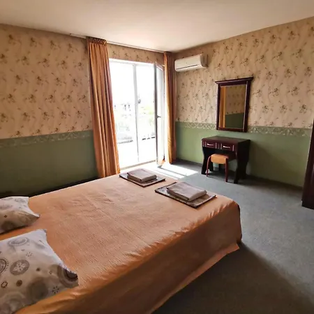 Twins Palace 3* St Constantin et Helena