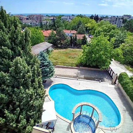 Twins Palace 3* St Constantin et Helena