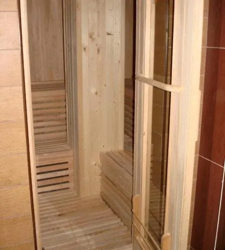 Twins Palace Святые Константин и Елена