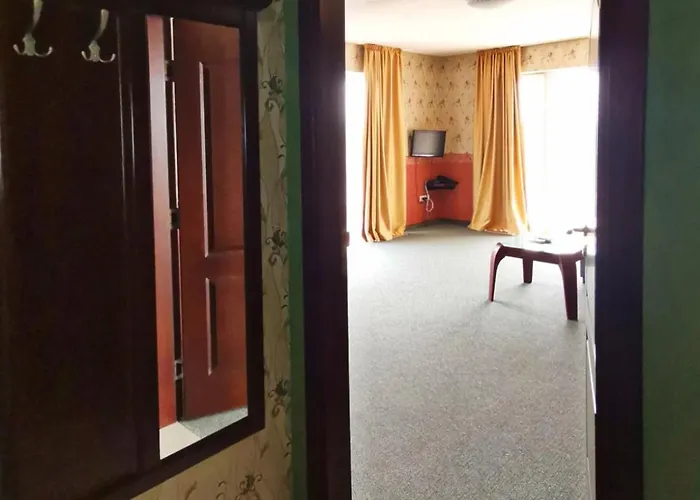 Twins Palace Святые Константин и Елена