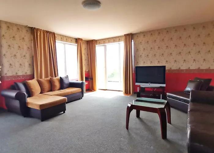 Апарт-отель Twins Palace 3*