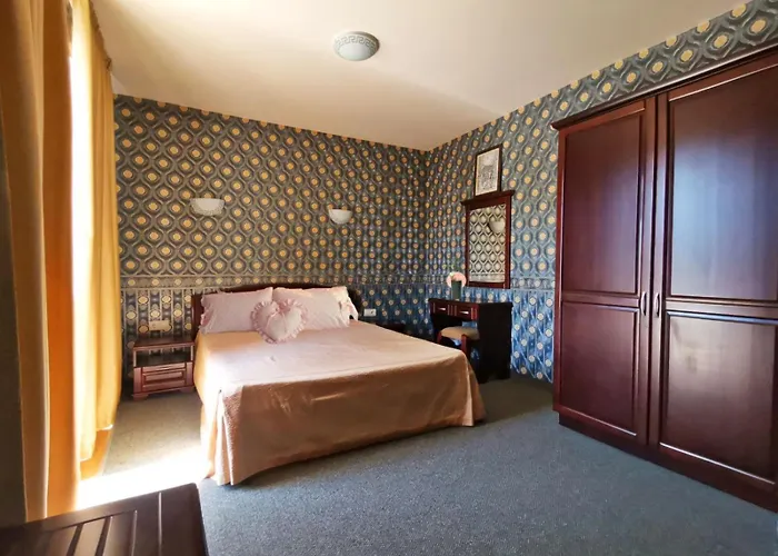 Twins Palace Апарт-отель 3*