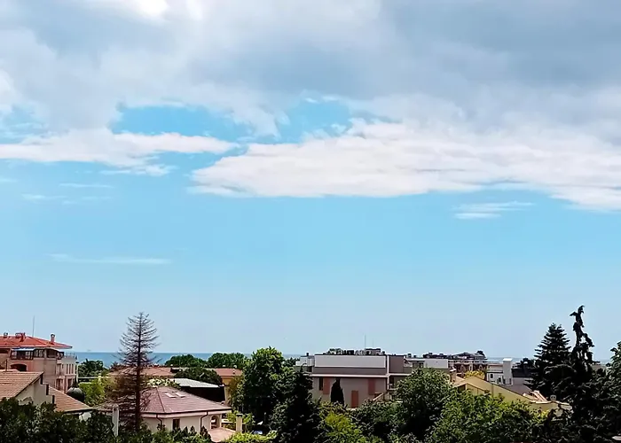 Апарт-отель Twins Palace 3*