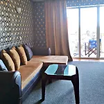 Twins Palace Aparthotel 3*