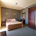 Twins Palace Aparthotel 3*