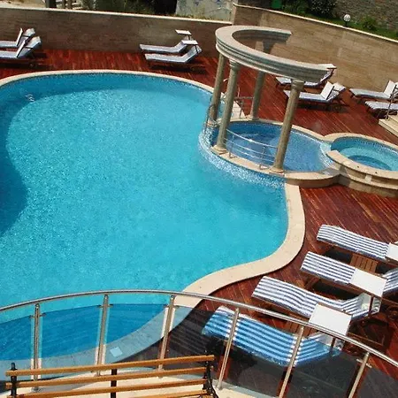 Twins Palace Apartahotel