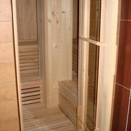 Twins Palace Святые Константин и Елена