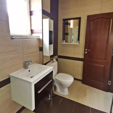 Twins Palace Apartahotel 3*