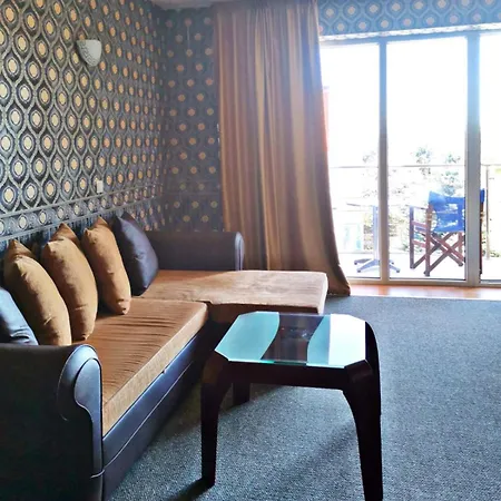 Twins Palace Apartahotel 3*