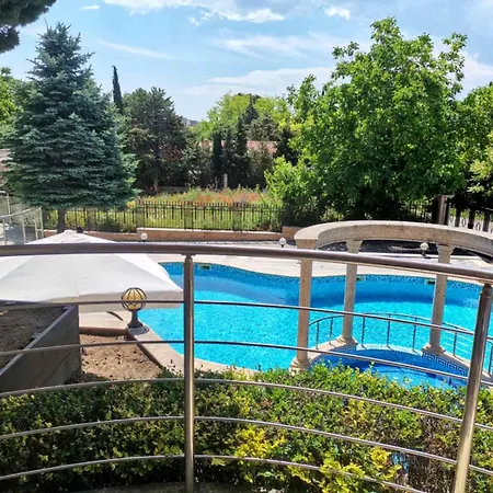 Apartahotel Twins Palace 3*