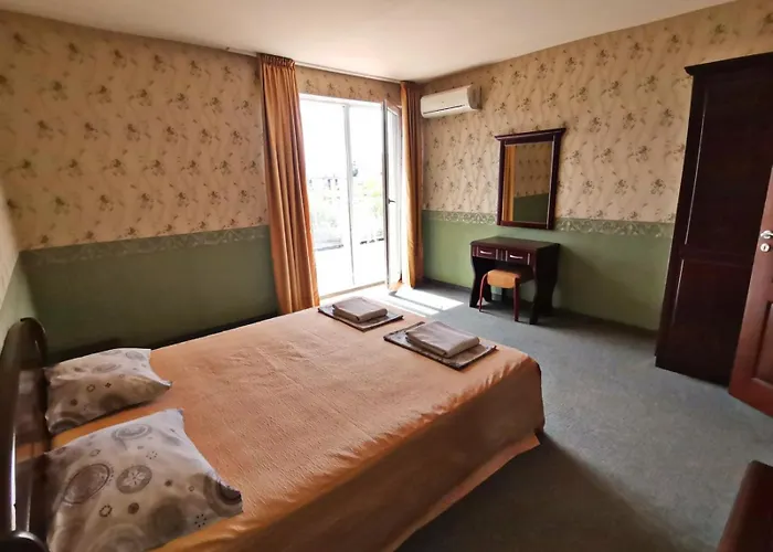 Twins Palace 3* Saints Constantine and Helena