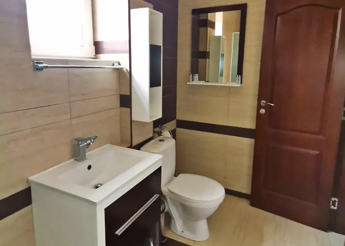 Twins Palace Aparthotel 3*