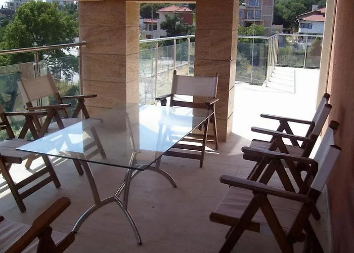 Aparthotel Twins Palace Saints Constantine and Helena